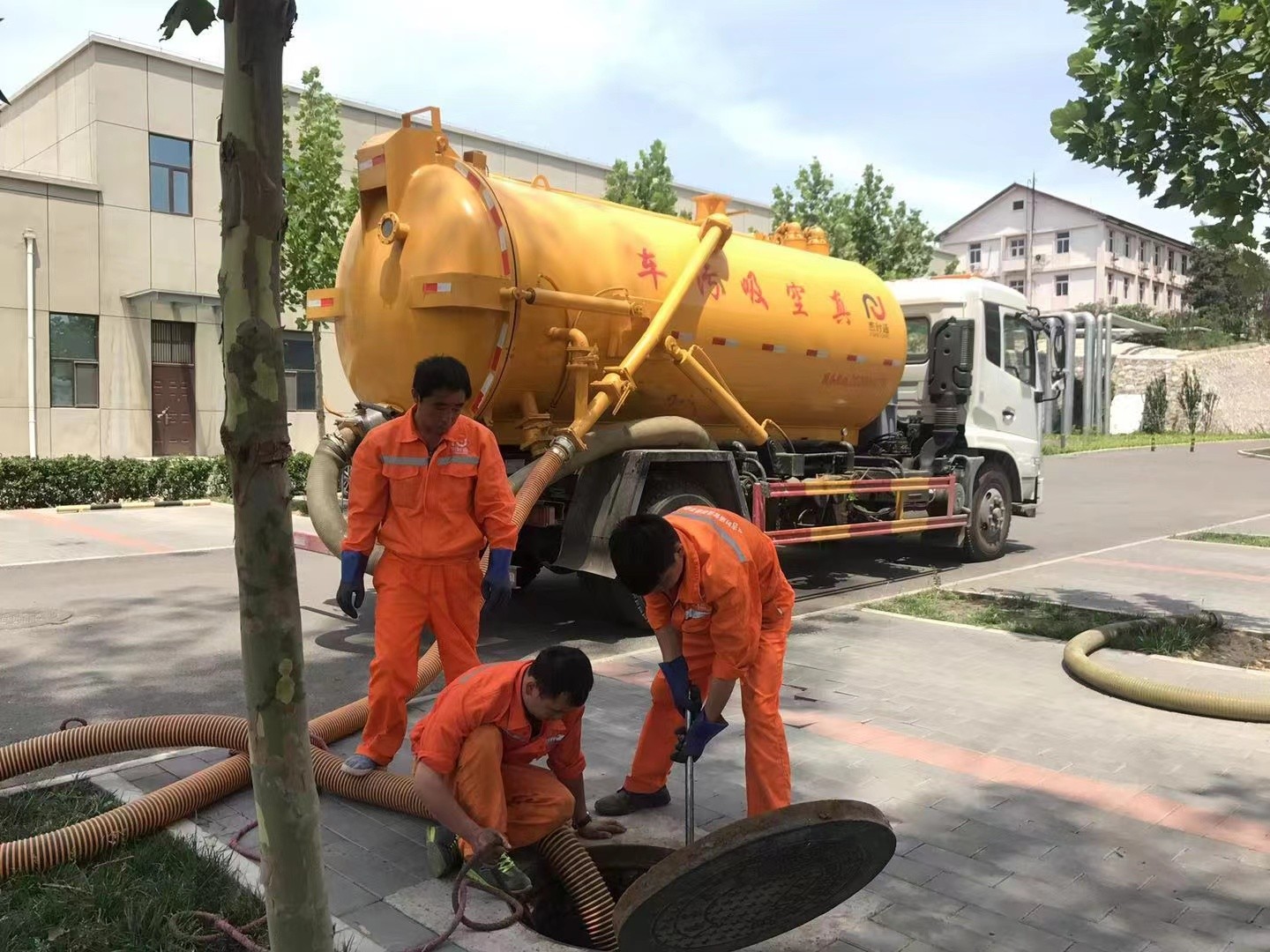安龙化粪池清理与5-8吨吸粪车施工效率分析